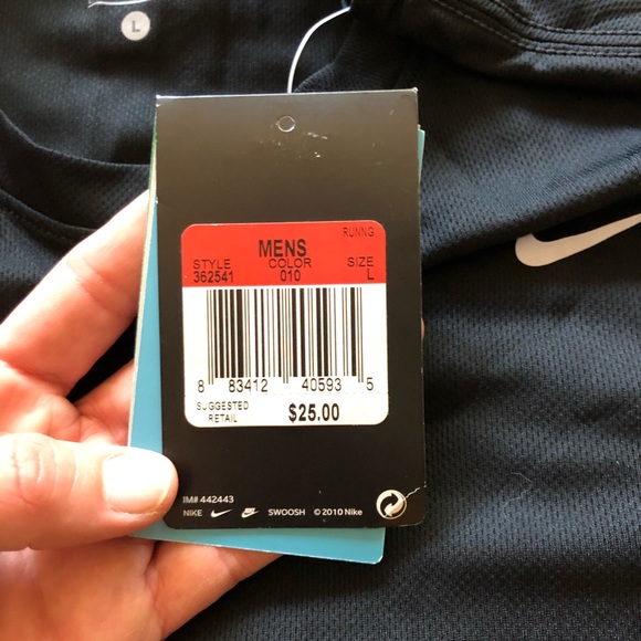 SOLD ON MERC-Men’s Nike Dri-FIT s/s - Picture 2 of 5